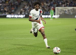 后生可畏！17岁250天，姆巴耶成巴黎队史欧冠首发第4年轻球员