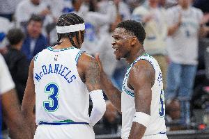 华子:不能让麦丹每天都去防对手最佳 我会主动站出来承担这任务 华子:不能让麦丹每天都去防对手最佳 我会主动站出来承担这任务