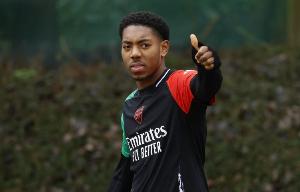 斯凯利对抗成功11次、抢断3次、被犯规6次,均为阿森纳队内最多 斯凯利对抗成功11次、抢断3次、被犯规6次,均为阿森纳队内最多