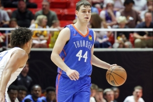 杰林威:托皮奇解读比赛能力非常强 是出色传球手和进攻组织者 杰林威:托皮奇解读比赛能力非常强 是出色传球手和进攻组织者