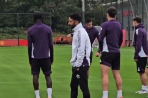 曼联官方晒今日训练视频:马拉西亚在列 曼联官方晒今日训练视频:马拉西亚在列