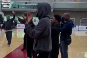 独行侠官推晒训练营首日：众将状态出色 欧文场边跃跃欲试