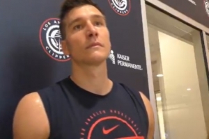 博格丹:哈登是最具竞争意识的球员之一 我正向他学习脚步动作 博格丹:哈登是最具竞争意识的球员之一 我正向他学习脚步动作