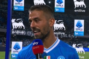 斯皮纳佐拉:德布劳内之前不满被换?他和孔蒂谈了5分钟就翻篇了 斯皮纳佐拉:德布劳内之前不满被换?他和孔蒂谈了5分钟就翻篇了