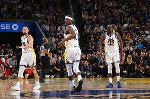 邓利维谈核心老龄化:尽力冲击冠军 库里追梦巴特勒仍有出色水平 邓利维谈核心老龄化:尽力冲击冠军 库里追梦巴特勒仍有出色水平