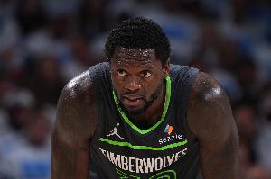 兰德尔:不论篮球还是生活层面球队状态和上季完全不同 我很开心 兰德尔:不论篮球还是生活层面球队状态和上季完全不同 我很开心