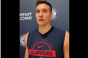 和哈登加练投篮&腿部未戴护具!博格丹:腿筋伤势没那么严重 和哈登加练投篮&腿部未戴护具!博格丹:腿筋伤势没那么严重