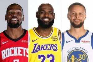 从菜鸟变成老将!詹杜库新秀赛季与新赛季定妆照对比 从菜鸟变成老将!詹杜库新秀赛季与新赛季定妆照对比