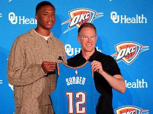 戴格诺特谈索伯等新秀:既要为年轻人制定专属计划 也要融入集体 戴格诺特谈索伯等新秀:既要为年轻人制定专属计划 也要融入集体