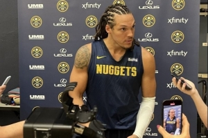 阿隆-戈登:沃特森进步很大 攻防两端都能为球队贡献价值 阿隆-戈登:沃特森进步很大 攻防两端都能为球队贡献价值