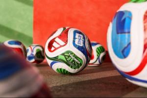 26世界杯用球TRIONDA “三重浪”发布,采用全新四拼片结构 26世界杯用球TRIONDA “三重浪”发布,采用全新四拼片结构