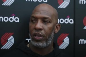 比卢普斯:杨瀚森防守端有点落后了 不过他的表现仍符合我的预期 比卢普斯:杨瀚森防守端有点落后了 不过他的表现仍符合我的预期