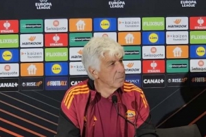 加斯佩里尼:罚点的都是点球手,估计你们也不信1个点球能罚丢3次 加斯佩里尼:罚点的都是点球手,估计你们也不信1个点球能罚丢3次