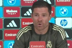 阿隆索:巴尔韦德已准备出战明日比赛;从未有球员拒绝踢某个位置 阿隆索:巴尔韦德已准备出战明日比赛;从未有球员拒绝踢某个位置