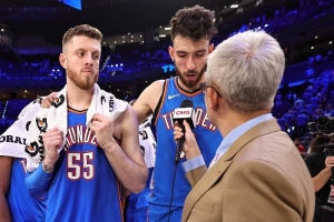 哈滕切特一起训练!戴格诺特:不是球队安排的 他们主动这样很棒 哈滕切特一起训练!戴格诺特:不是球队安排的 他们主动这样很棒