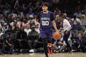 赛斯:我32、33岁时被贴上老将标签 到勇士反而觉得自己是年轻人 赛斯:我32、33岁时被贴上老将标签 到勇士反而觉得自己是年轻人