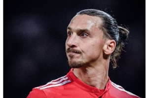 曼联祝伊布44岁生日快乐,效力期间出战53场29球10助+斩获3冠 曼联祝伊布44岁生日快乐,效力期间出战53场29球10助+斩获3冠