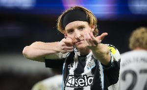 邮报:戈登拒绝给沃尔特马德让点,称“伊萨克不在点球就是我的” 邮报:戈登拒绝给沃尔特马德让点,称“伊萨克不在点球就是我的”