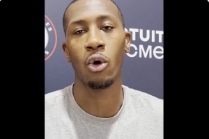 邓恩:已熟悉范甘迪的防守体系 接下来要做的就是沟通执行到位 邓恩:已熟悉范甘迪的防守体系 接下来要做的就是沟通执行到位