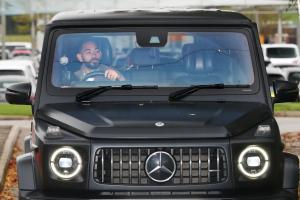 换车理由有了😏库尼亚20万镑大G挡风玻璃出现裂缝,他周薪18万 换车理由有了😏库尼亚20万镑大G挡风玻璃出现裂缝,他周薪18万