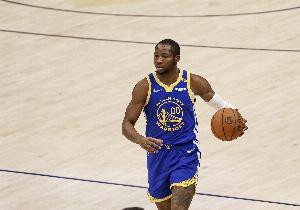 卧不明白!库明加少拿2500万是不想被交易 但又放弃了否决权 卧不明白!库明加少拿2500万是不想被交易 但又放弃了否决权