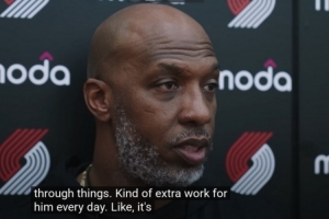 比卢普斯:每天都会加练杨瀚森 他一直在学英语和看录像 比卢普斯:每天都会加练杨瀚森 他一直在学英语和看录像