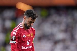 今夏报价1亿被拒!曼晚:沙特冬窗可能再追B费,开70万镑免税周薪 今夏报价1亿被拒!曼晚:沙特冬窗可能再追B费,开70万镑免税周薪