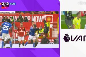 舍什科抬脚对手倒地!VAR介入!主裁看回放后认定没有点球 舍什科抬脚对手倒地!VAR介入!主裁看回放后认定没有点球