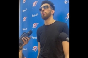 是否注意到切特有什么变化?亚历山大:他明显变得更强壮了 是否注意到切特有什么变化?亚历山大:他明显变得更强壮了