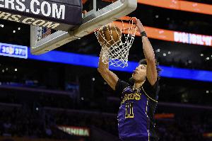 连线海斯隔扣布克!里夫斯:我本以为传大了 但运动天赋决定一切 连线海斯隔扣布克!里夫斯:我本以为传大了 但运动天赋决定一切