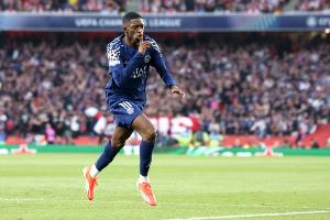 队报:登贝莱预计下周从卡塔尔回巴黎,可能阵斯特拉斯堡回归 队报:登贝莱预计下周从卡塔尔回巴黎,可能阵斯特拉斯堡回归