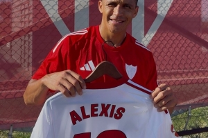 时隔11年!36岁桑切斯将面对旧主巴萨,前者效力141场进46球37助 时隔11年!36岁桑切斯将面对旧主巴萨,前者效力141场进46球37助