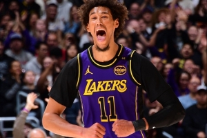 海斯:上赛季结束我与雷迪克和佩林卡进行了会面 他们希望我回来 海斯:上赛季结束我与雷迪克和佩林卡进行了会面 他们希望我回来