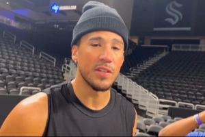 前队友艾顿新赛季能为湖人带来什么?布克:我们只能拭目以待了 前队友艾顿新赛季能为湖人带来什么?布克:我们只能拭目以待了