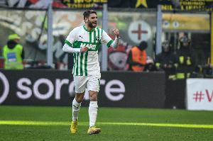 格罗索:贝拉尔迪膝盖有点小问题,我们决定不让他冒险出战 格罗索:贝拉尔迪膝盖有点小问题,我们决定不让他冒险出战