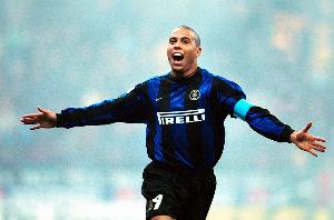 内斯塔:劳塔罗我能防住,但罗纳尔多我防不住 内斯塔:劳塔罗我能防住,但罗纳尔多我防不住