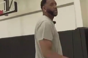 手感还在!麦迪发布挑战:你敢接受我的horse挑战么? 手感还在!麦迪发布挑战:你敢接受我的horse挑战么?