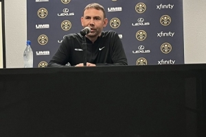 对阵森林狼!阿德尔曼:比赛节奏会非常快 新战术执行不会很完美 对阵森林狼!阿德尔曼:比赛节奏会非常快 新战术执行不会很完美