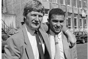 纽卡名宿麦克福尔去世,俱乐部社媒发文致哀+本轮佩戴黑色臂章 纽卡名宿麦克福尔去世,俱乐部社媒发文致哀+本轮佩戴黑色臂章