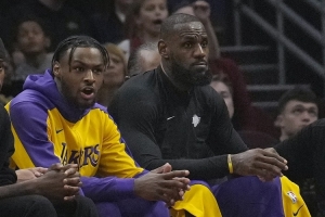 夸梅:布朗尼最多只能打夏联 湖人应该训练真正能用得着的球员 夸梅:布朗尼最多只能打夏联 湖人应该训练真正能用得着的球员