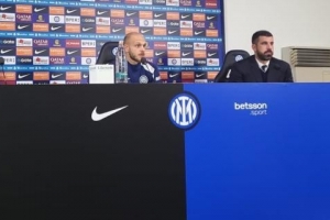 迪马尔科:教练和队友帮助我走出低谷,我们训练很好成果也已显现 迪马尔科:教练和队友帮助我走出低谷,我们训练很好成果也已显现