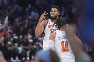 丹尼-格林:尼克斯阵容更好了 但不能说他们已经能进总决赛 丹尼-格林:尼克斯阵容更好了 但不能说他们已经能进总决赛