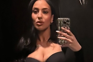 皮尔斯:曾约会过轮椅女孩 女主持:若我男友坐轮椅我就在上面 皮尔斯:曾约会过轮椅女孩 女主持:若我男友坐轮椅我就在上面