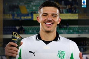 斯基拉:国米关注萨索洛中卫穆哈雷莫维奇,尤文有其50%转会分成 斯基拉:国米关注萨索洛中卫穆哈雷莫维奇,尤文有其50%转会分成