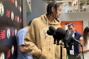 米诺特:我们想把比赛节奏打得飞快 我可能是队里速度最快的 米诺特:我们想把比赛节奏打得飞快 我可能是队里速度最快的