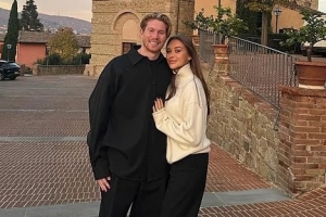 邮报谈德布劳内那不勒斯生活:场下受英雄般欢迎,场上却仍需适应 邮报谈德布劳内那不勒斯生活:场下受英雄般欢迎,场上却仍需适应