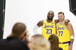 TA对湖人各位置深度排名:控卫&大前第2 分卫第6 小前锋&中锋中游 TA对湖人各位置深度排名:控卫&大前第2 分卫第6 小前锋&中锋中游