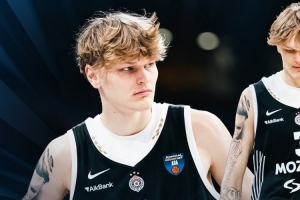 贝尔格莱德游击首秀！穆里宁贝尔出场17分钟 拿到7分2助2板1封盖