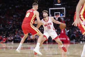 队记:火箭今年在组织方面会很依赖申京 他有可能打出场均23+10+7 队记:火箭今年在组织方面会很依赖申京 他有可能打出场均23+10+7