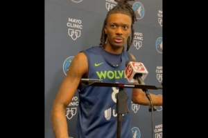 海兰德:在掘金我更多是在第二阵容专注得分 现在更多是控卫组织 海兰德:在掘金我更多是在第二阵容专注得分 现在更多是控卫组织